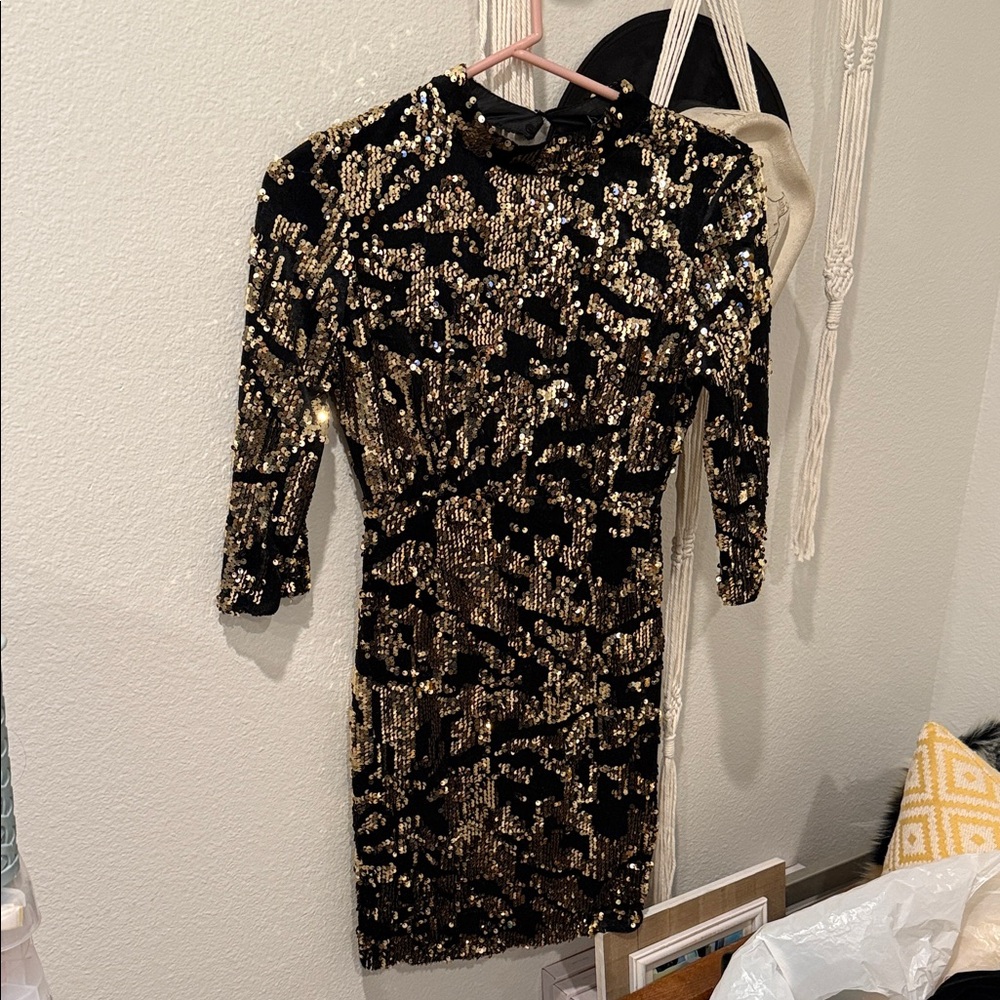 Elegant Black and Gold Sequin Dress